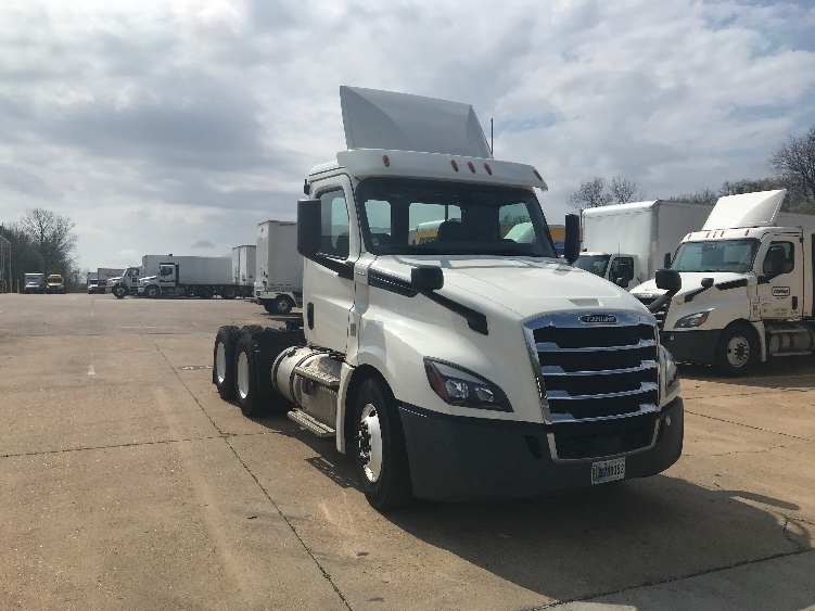 2019 FREIGHTLINER CASCADIA 126 in Memphis, TN