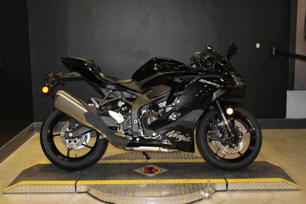 ●BLAC APACHES レア GA産 Black Kawasaki Ninja ZX-4R Motorcycles For Sale in Georgia