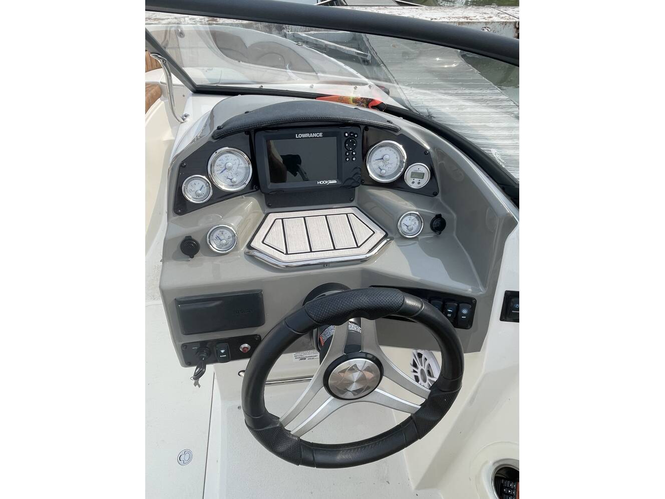 A photo of this 2022 Stingray 250 Lr