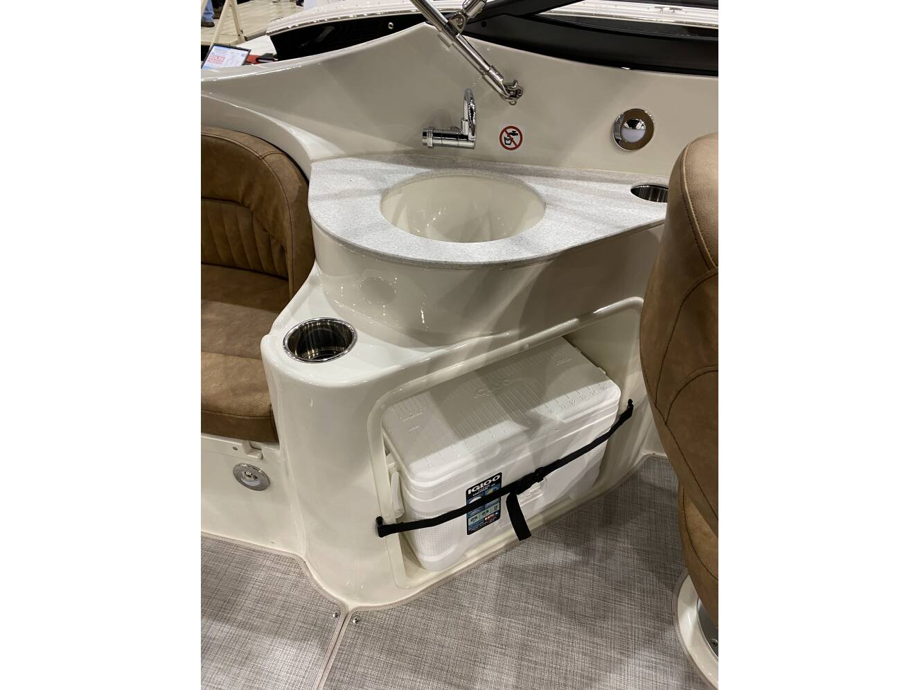 A photo of this 2022 Stingray 250 Lr