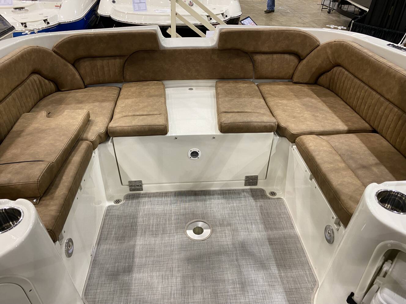 A photo of this 2022 Stingray 250 Lr