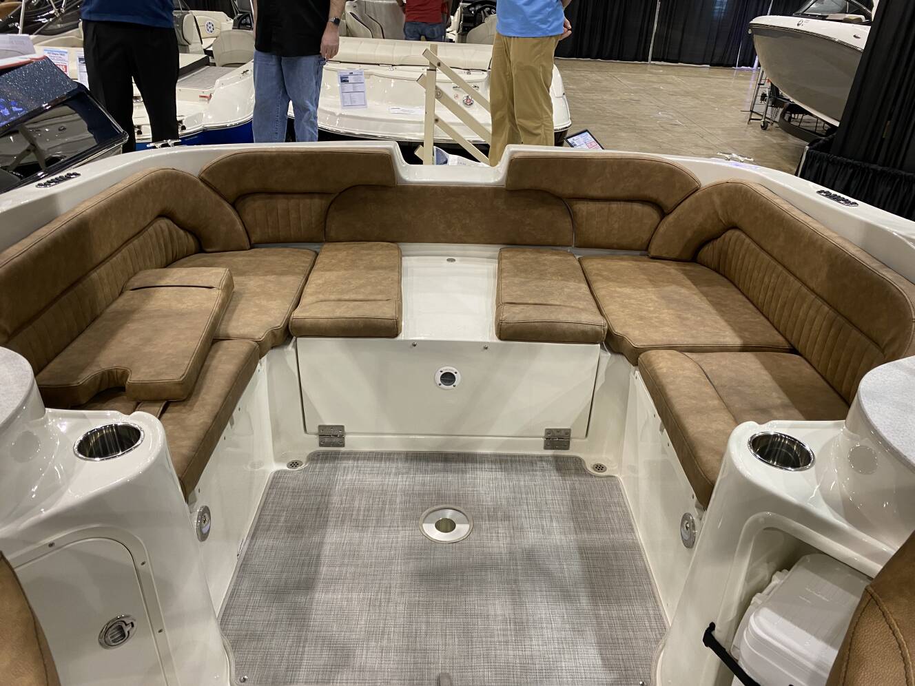 A photo of this 2022 Stingray 250 Lr