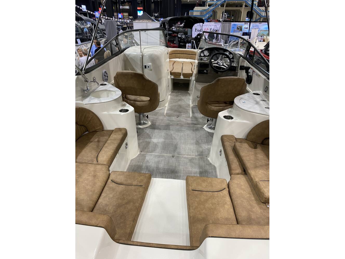 A photo of this 2022 Stingray 250 Lr