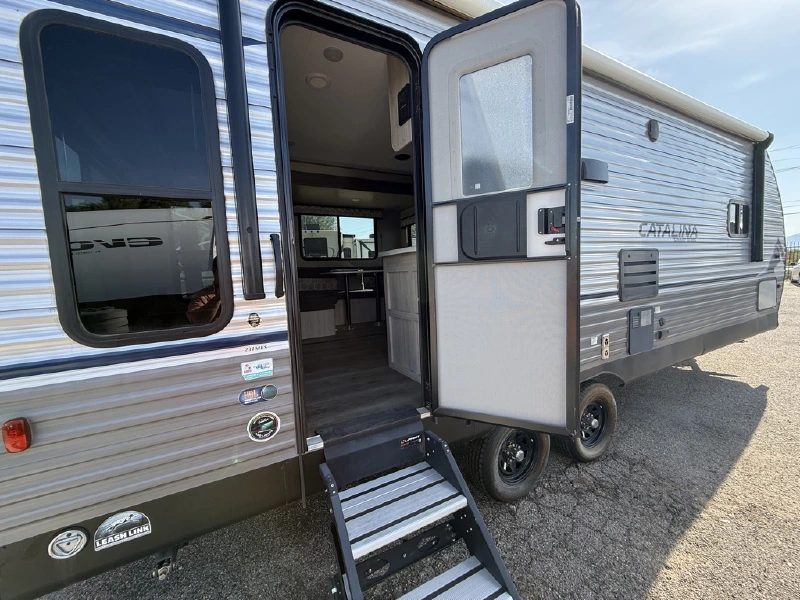 2023 COACHMEN CATALINA SUMMIT SERIES 231MKS
