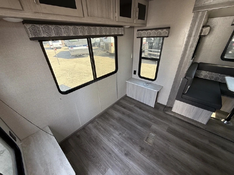 2023 COACHMEN CATALINA SUMMIT SERIES 231MKS
