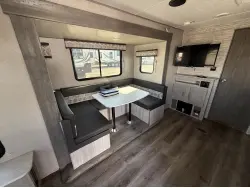 2023 COACHMEN CATALINA SUMMIT SERIES 231MKS