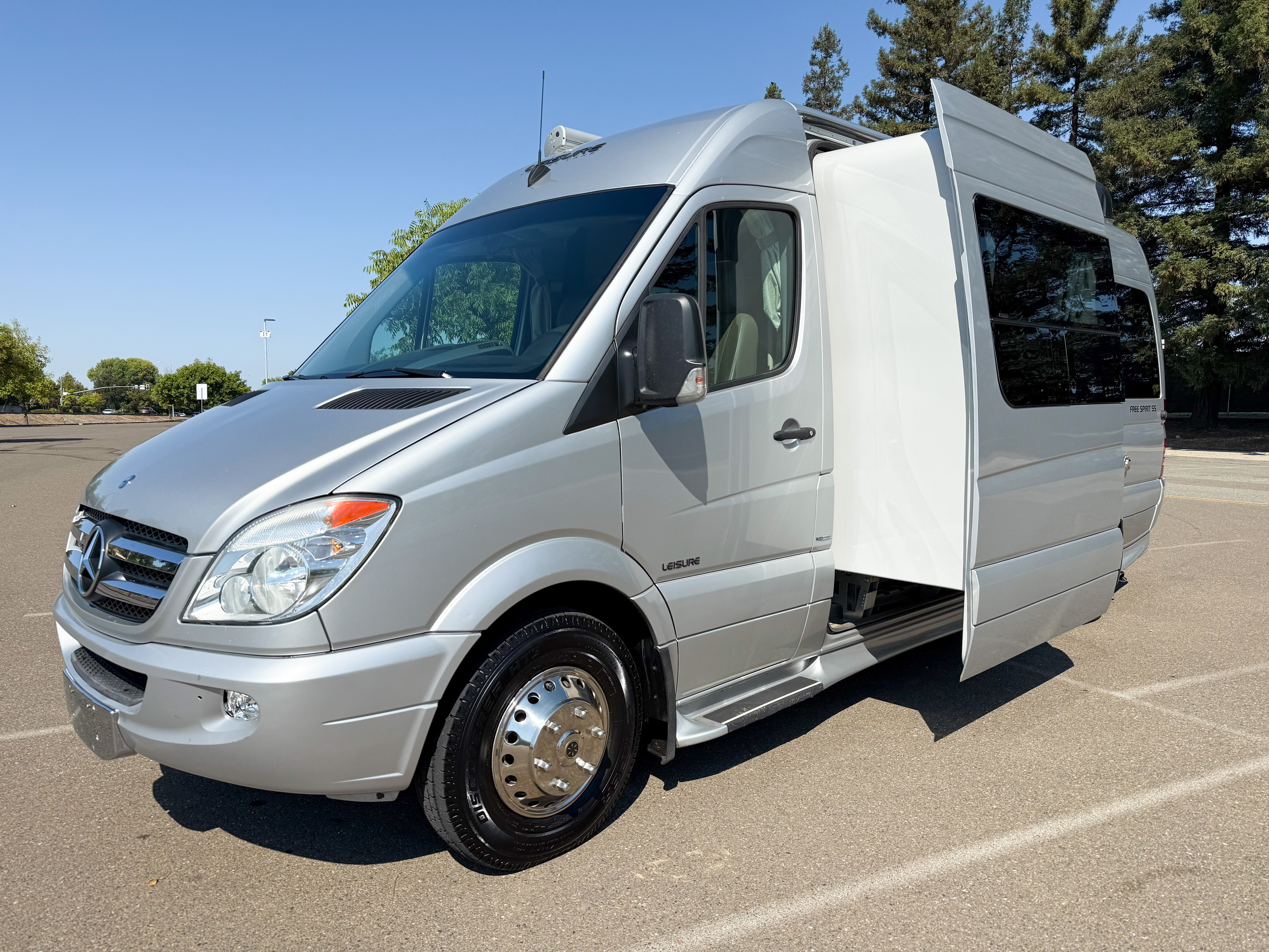 VAN MINI for the free-in-spirit now and the future バックアーチロゴパーカー / VAN JAC IVY アイビー Leisure Travel Free Spirit RVs For Sale - RV Trader
