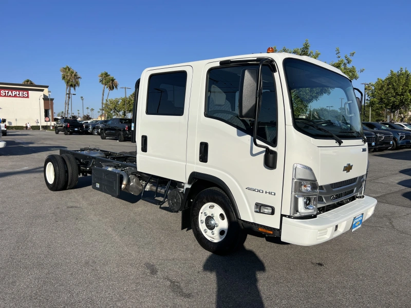 2024 CHEVROLET NPR HD