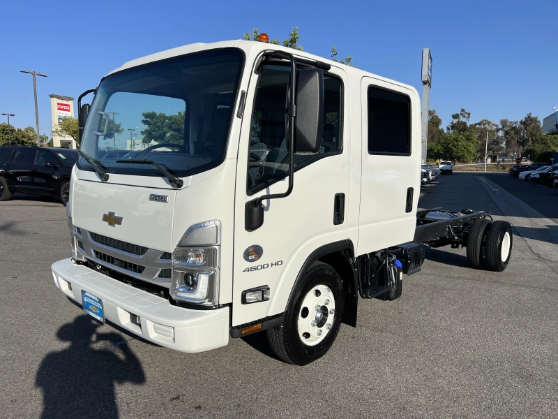 2024 CHEVROLET NPR HD