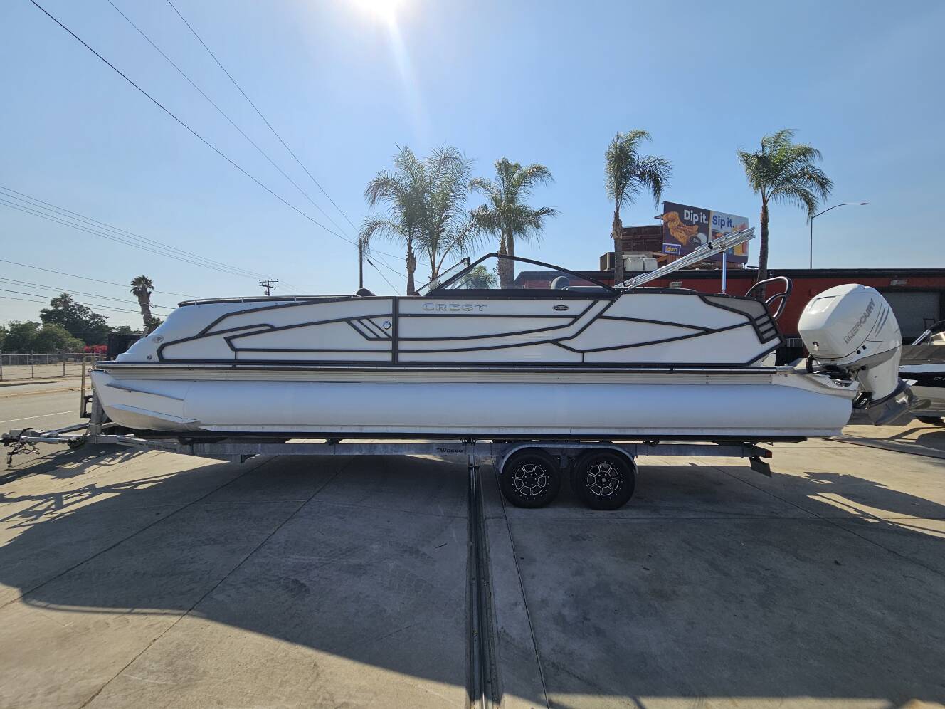 A photo of this 2018 Crest Pontoon Boats CONTINENTAL NX TWIN SLS