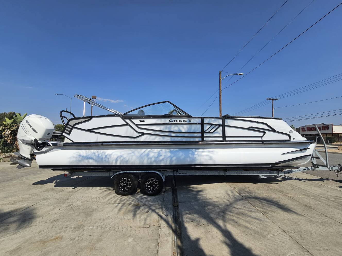 A photo of this 2018 Crest Pontoon Boats CONTINENTAL NX TWIN SLS
