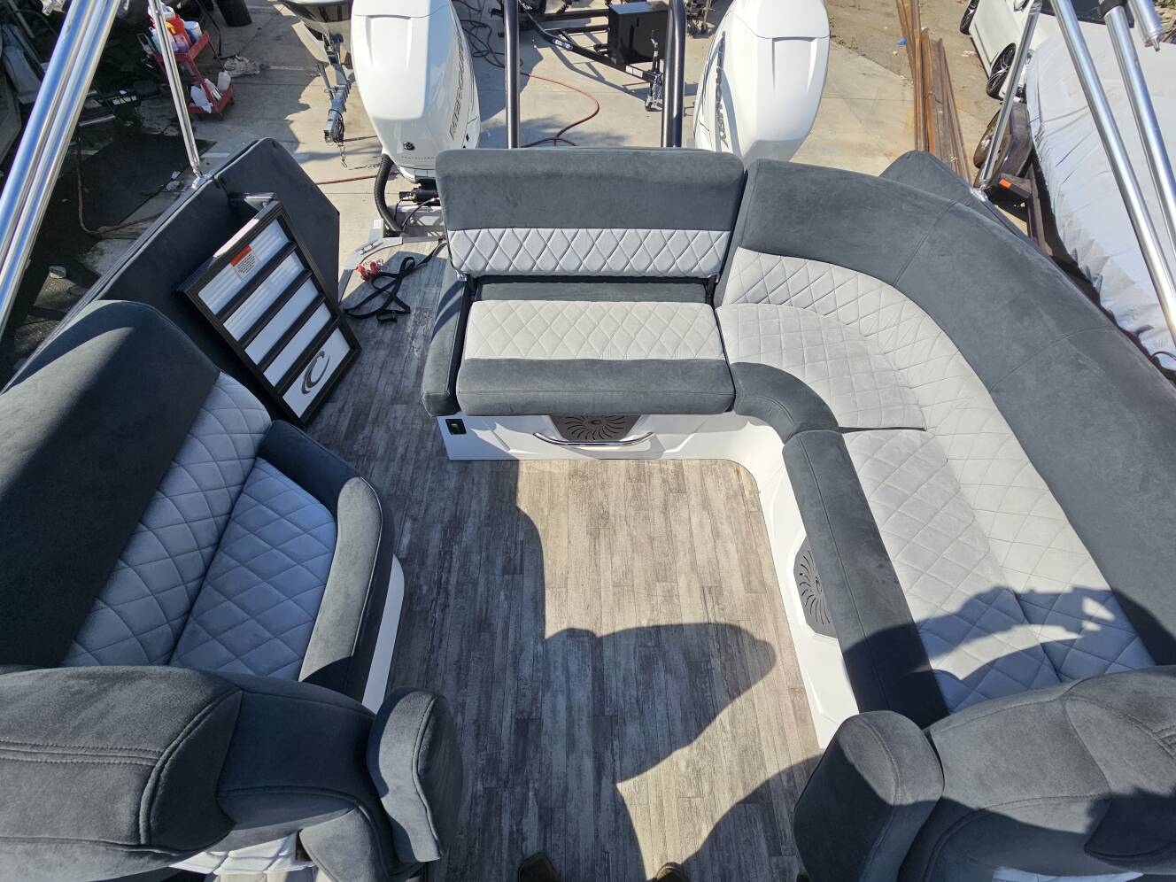 A photo of this 2018 Crest Pontoon Boats CONTINENTAL NX TWIN SLS