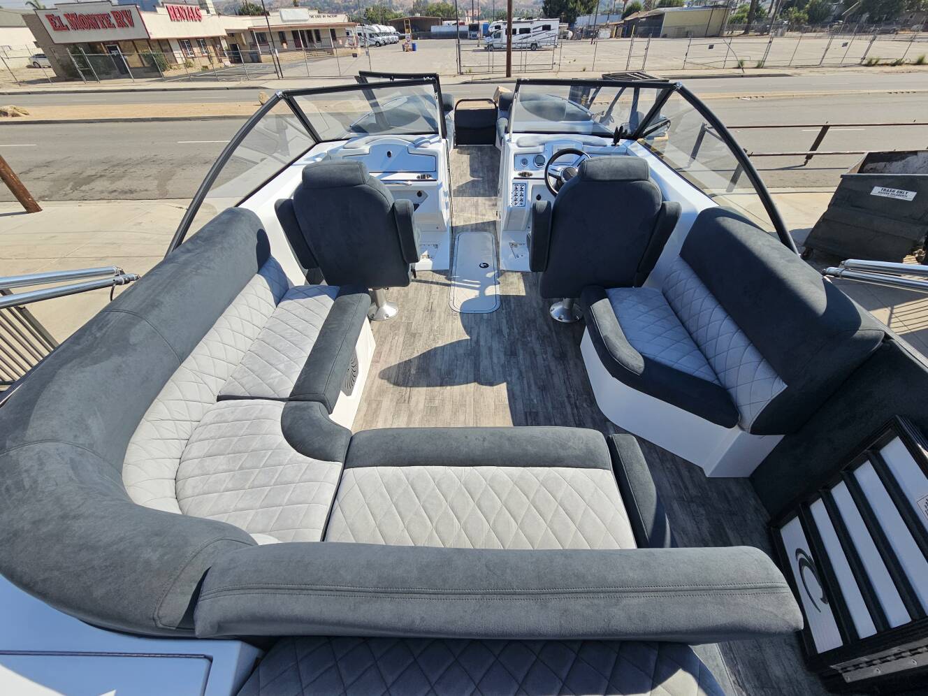 A photo of this 2018 Crest Pontoon Boats CONTINENTAL NX TWIN SLS