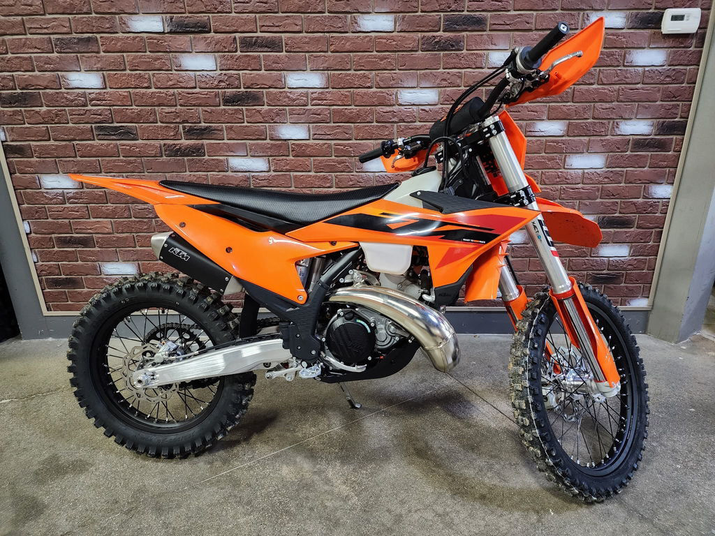 moto Full Throttle Motorsports in Lansing, Michigan. Find New and