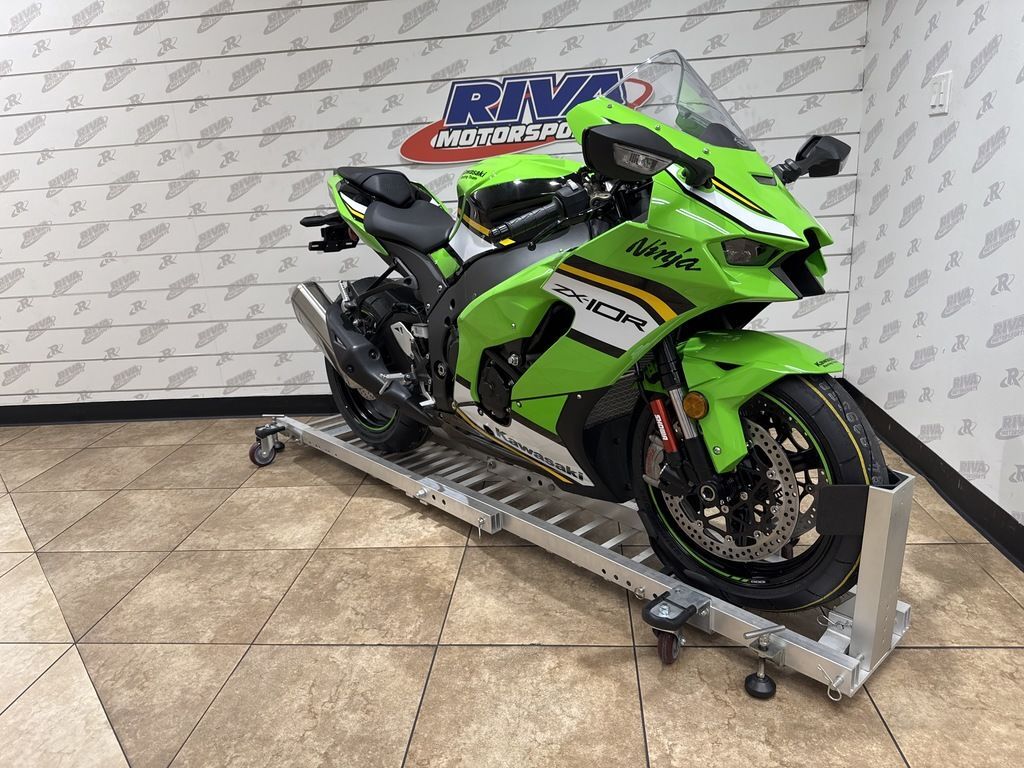 r ♡ 2025 Kawasaki Ninja® ZX™-6R KW25N009782 | Gables Motorsports