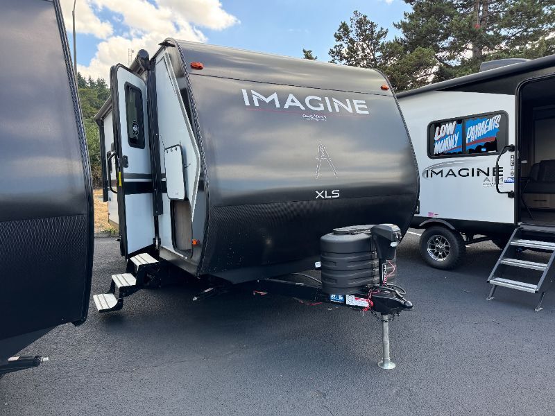 2025 Grand Design RV imagine 22mle
