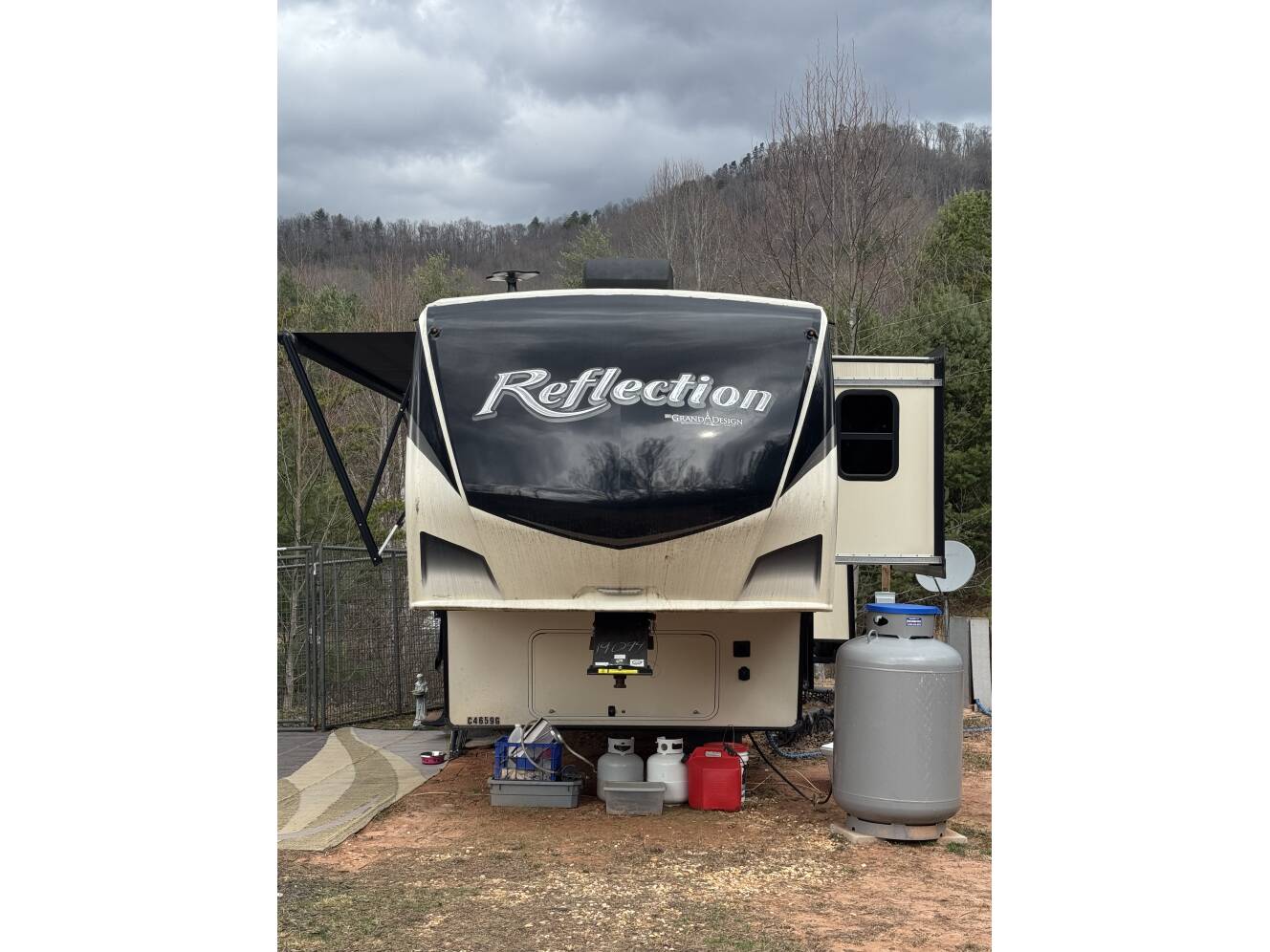 A photo of this 2019 Grand Design Reflection 320MKS