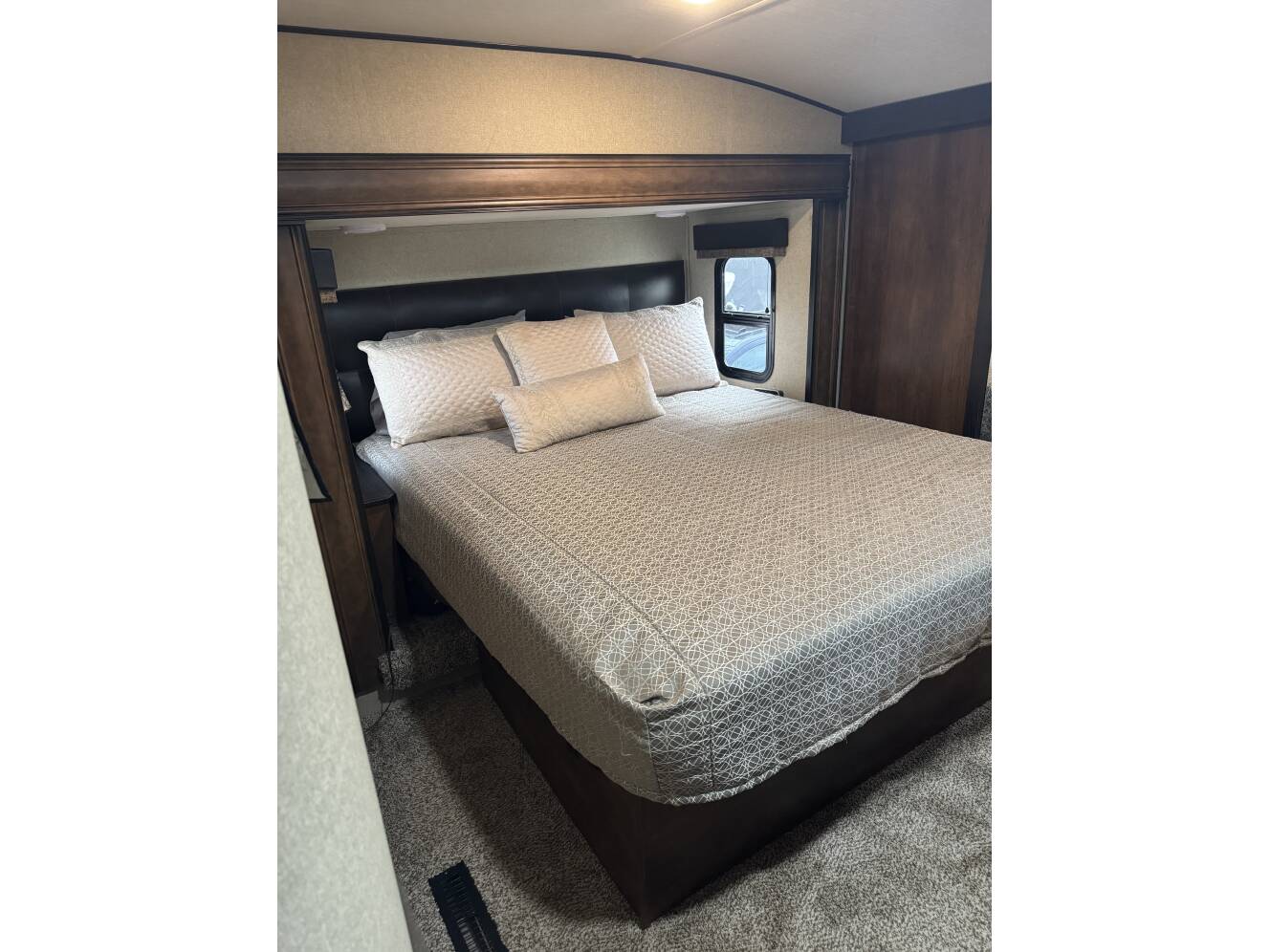A photo of this 2019 Grand Design Reflection 320MKS