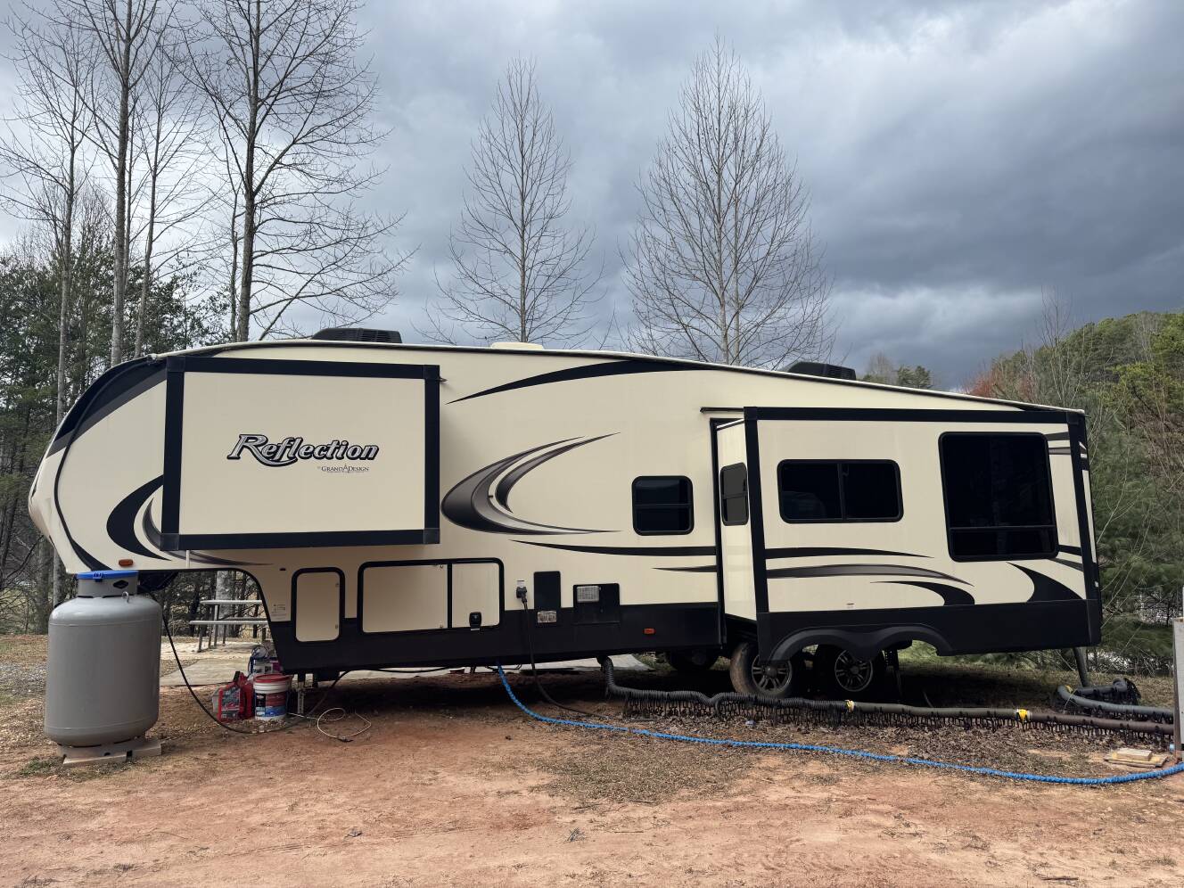 A photo of this 2019 Grand Design Reflection 320MKS