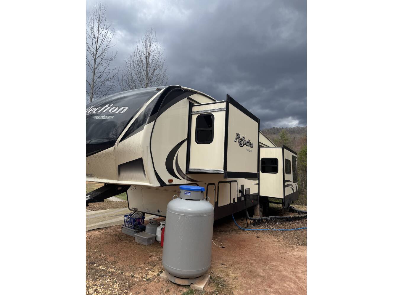 A photo of this 2019 Grand Design Reflection 320MKS