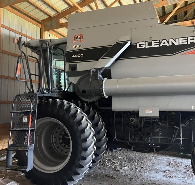 2008 GLEANER R65 Combine in Beatrice, NE