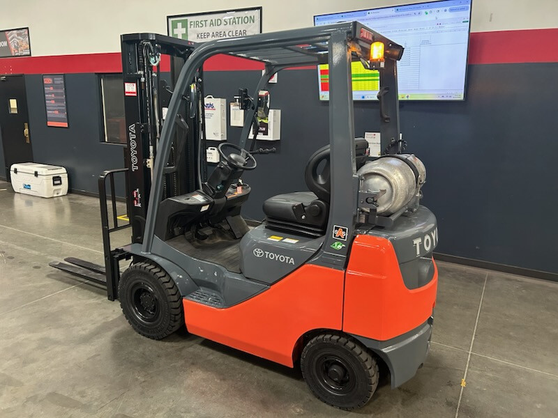 2019 Toyota Material Handling 8FGU18 in Mira Loma, CA