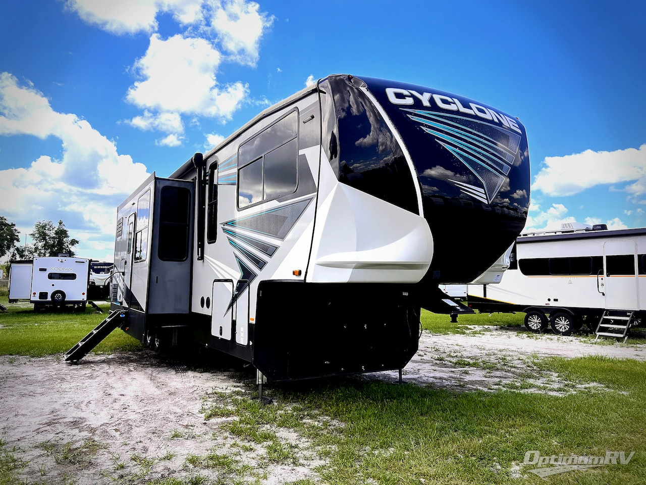 2021 Heartland cyclone 4006