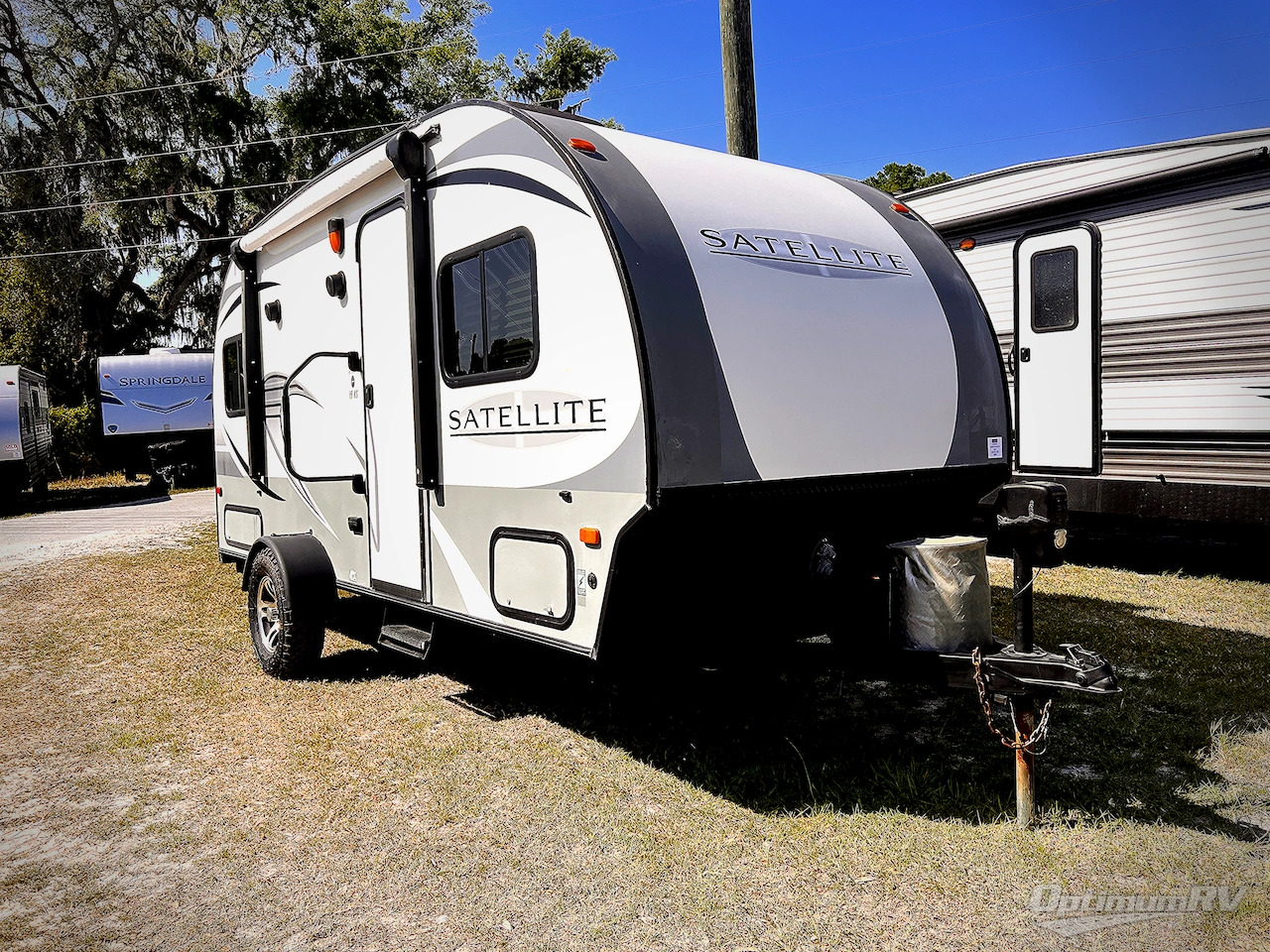 2017 Starcraft RV satellite 16ks