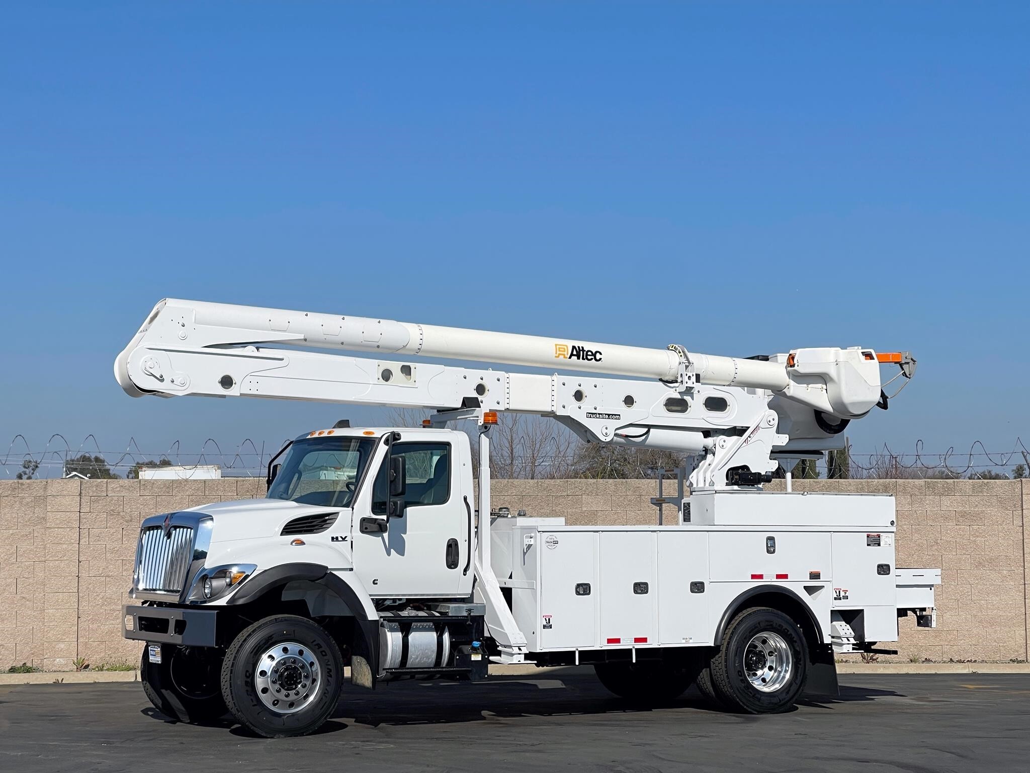 International 4x4 Class 7 Trucks For Sale - Commercial Truck