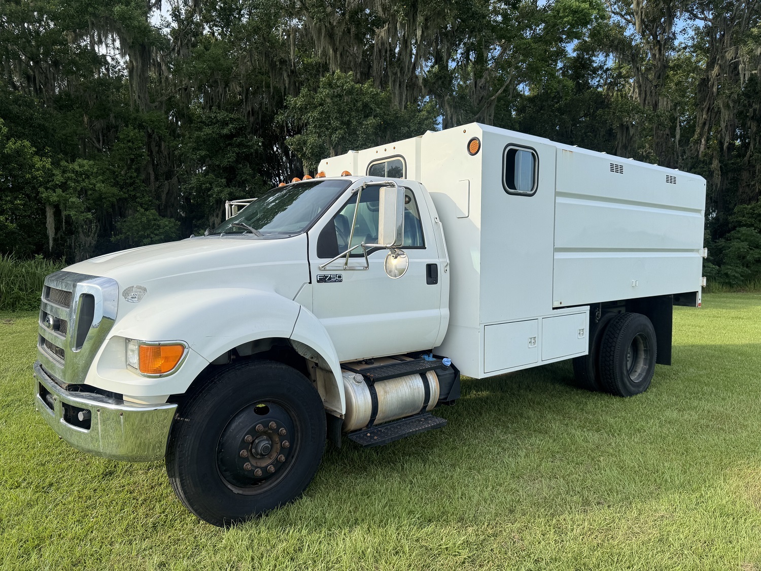 2015 FORD F750 in Elkton, FL