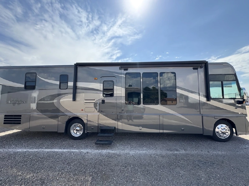 2008 WINNEBAGO ADVENTURER 38J