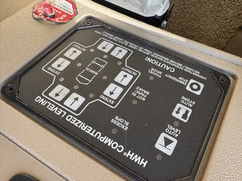 2008 WINNEBAGO ADVENTURER 38J