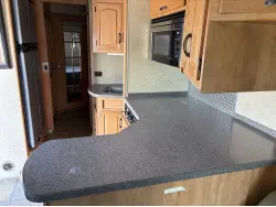 2008 WINNEBAGO ADVENTURER 38J