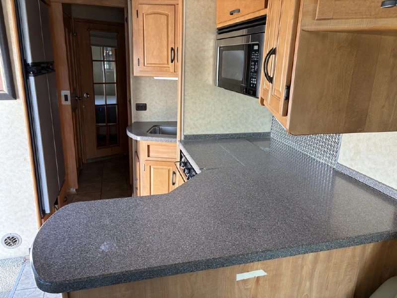 2008 WINNEBAGO ADVENTURER 38J