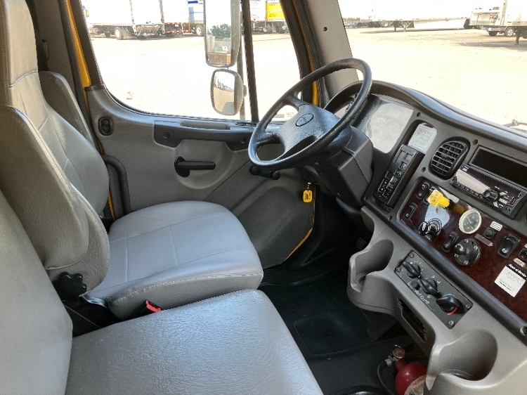 2020 Freightliner M2 106 Medium Duty photo 18