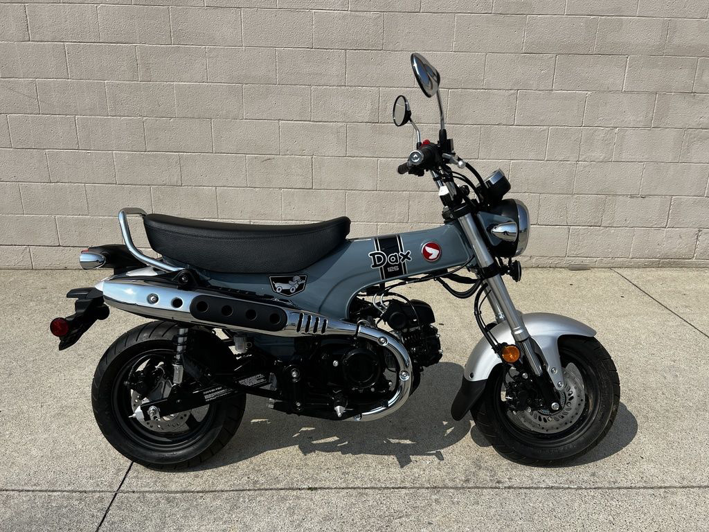 クローズ5 Full Throttle Motorsports in Lansing, Michigan. Find New and