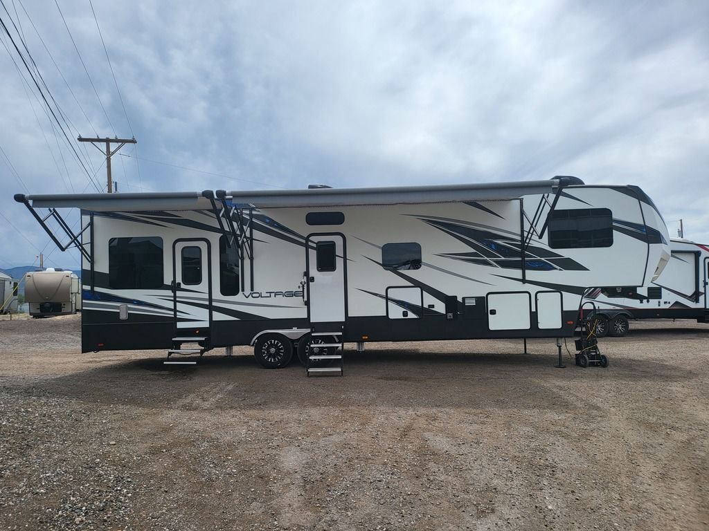 2019 Dutchmen RV voltage 3705