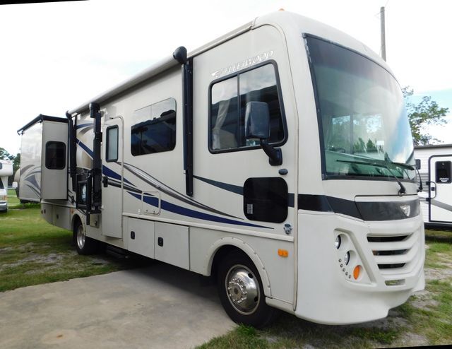 2017 Fleetwood Flair 30P Handicap Accessible in hudson FL