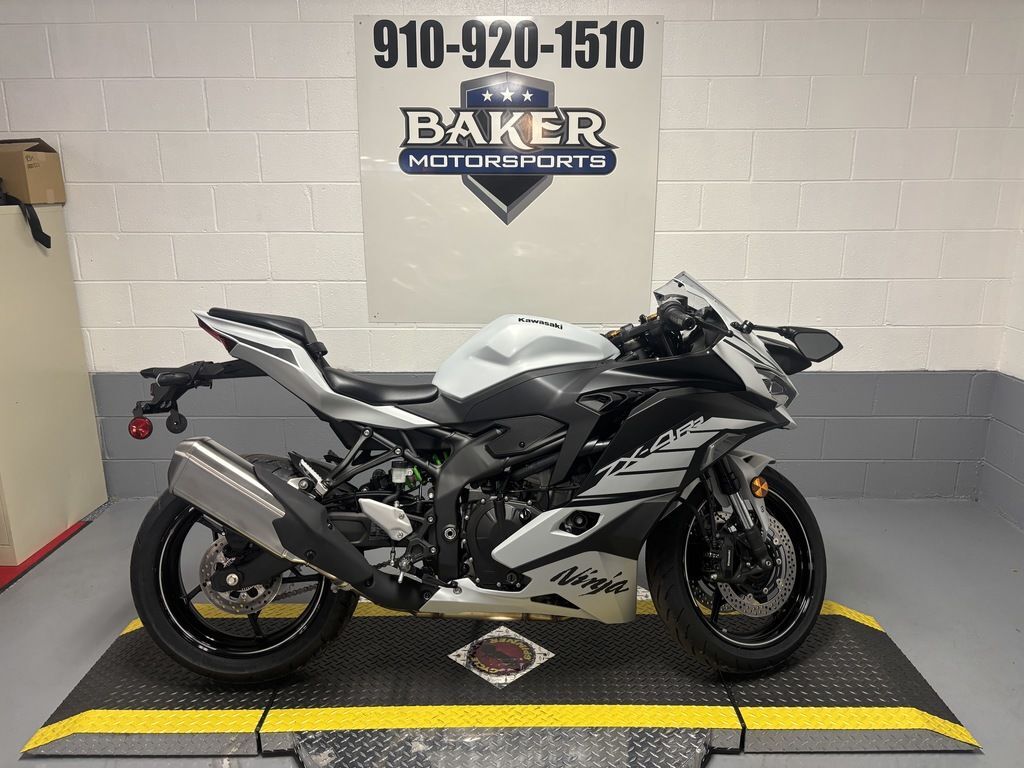 VERY Silver Sportbike Motorcycles For Sale Near Clinton, North