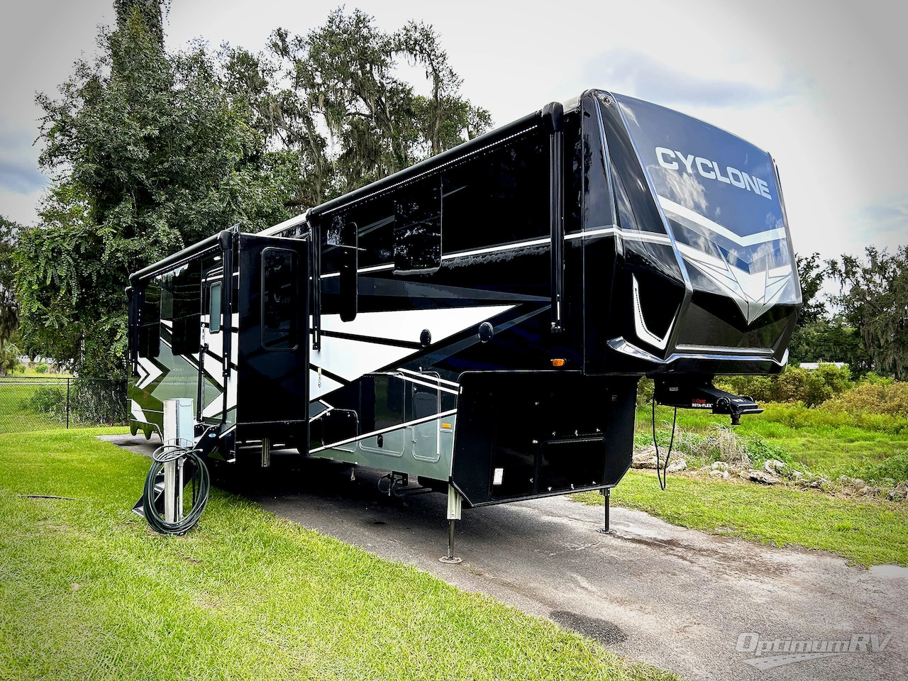 2025 Heartland cyclone 4006