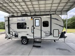 2018 FOREST RIVER FLAGSTAFF MICRO LITE XLT 19FD