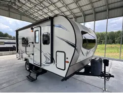 2018 FOREST RIVER FLAGSTAFF MICRO LITE XLT 19FD