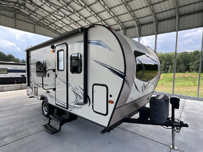 2018 FOREST RIVER FLAGSTAFF MICRO LITE XLT 19FD
