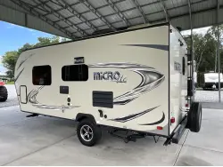 2018 FOREST RIVER FLAGSTAFF MICRO LITE XLT 19FD