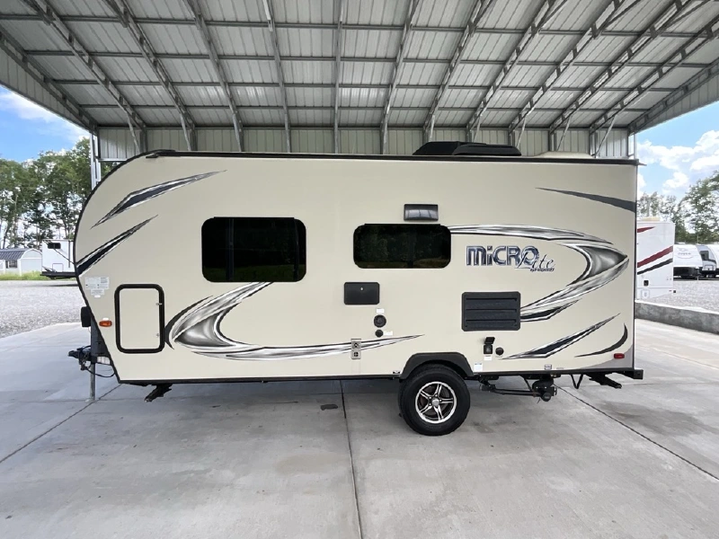 2018 FOREST RIVER FLAGSTAFF MICRO LITE XLT 19FD