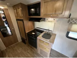 2018 FOREST RIVER FLAGSTAFF MICRO LITE XLT 19FD