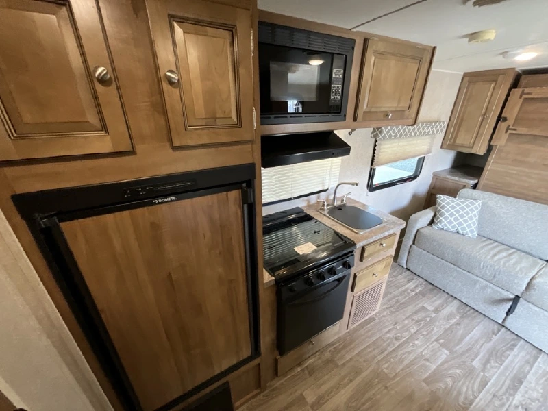 2018 FOREST RIVER FLAGSTAFF MICRO LITE XLT 19FD