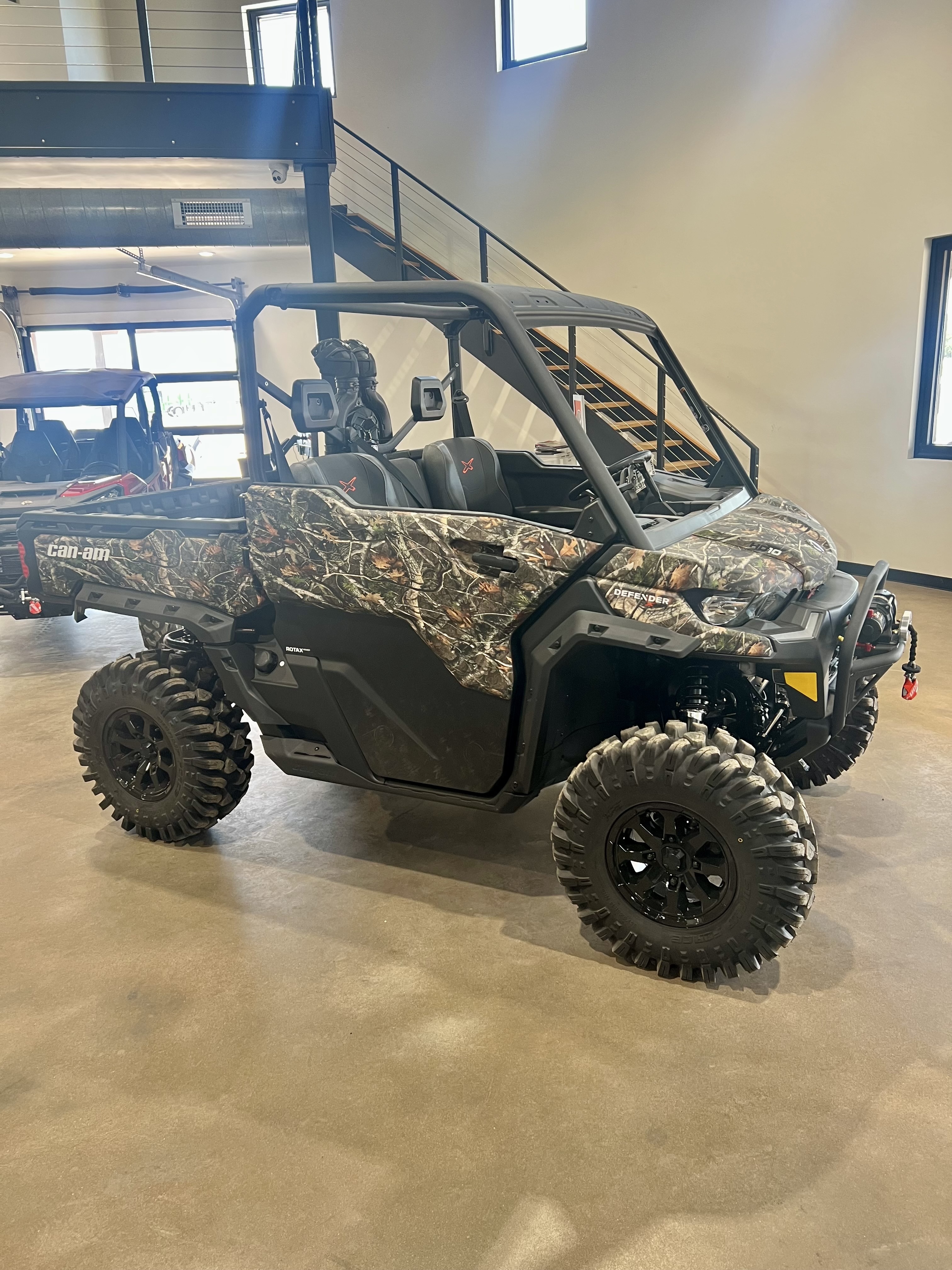 2025 Can-Am DEFENDER MAX X MR HD10 in clinton OK