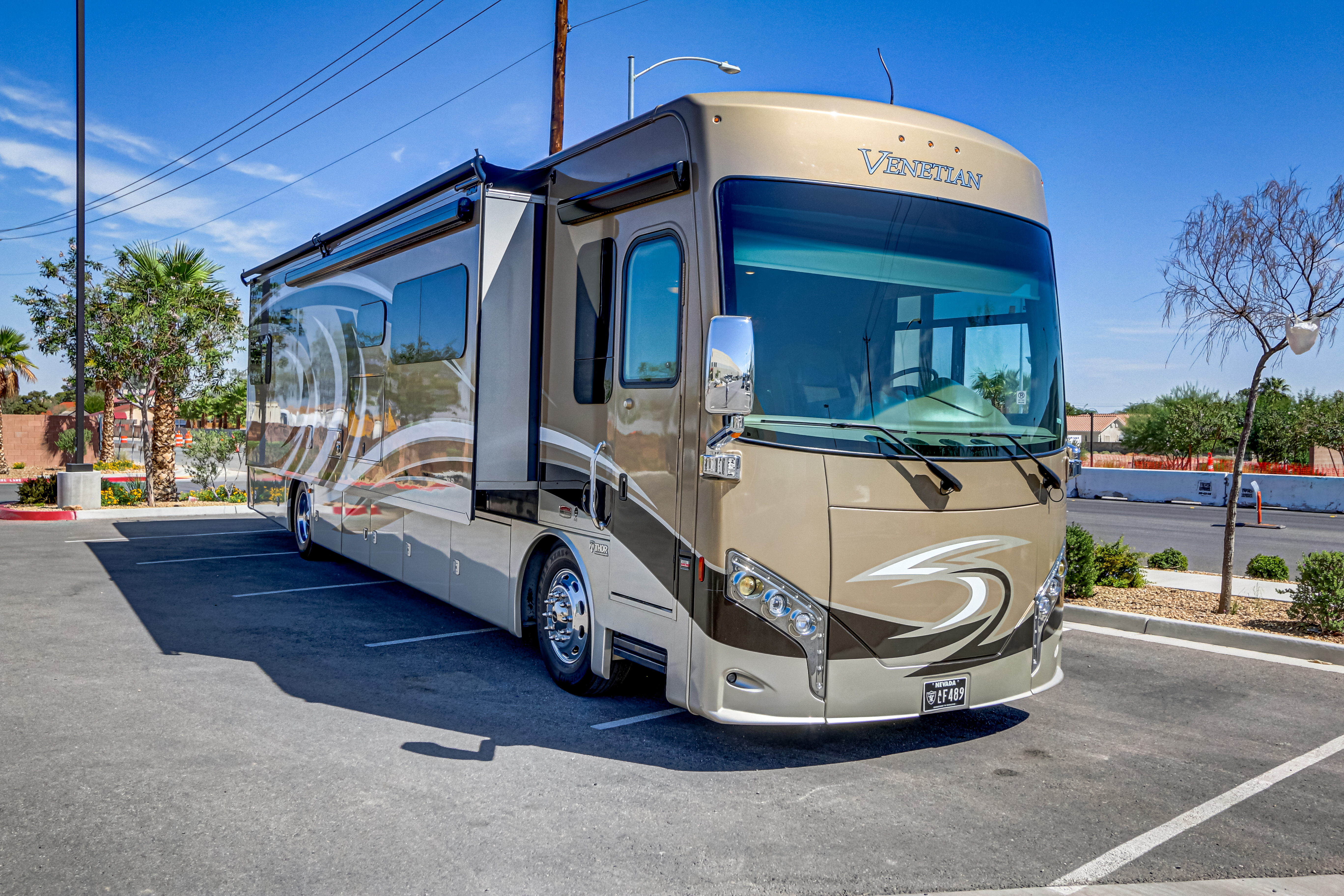 2017 Thor Motor Coach Venetian 40A A40 in las vegas NV