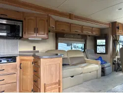 2008 WINNEBAGO ADVENTURER 38J